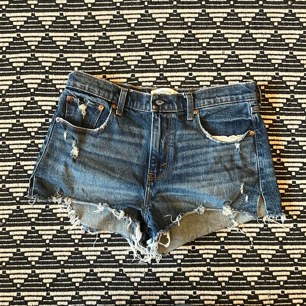Abercrombie & fitch mom short mid rise size 28